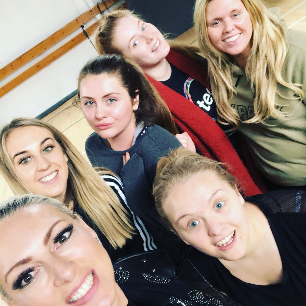DonnaMarieGaga's tweet photo. I had so much fun mentoring these beauties for the start of their summer season with #tedUK what a talented bunch Wishing them all the best for their #funinthesun #sensatori #mygagalife #sharingiscaring #teach #spreadingknowledge #wisewords #perform #sing #TUI #itsagirlthing https://t.co/qG86woual2