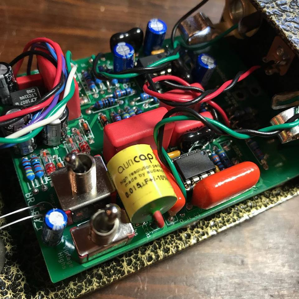 toneblue_kobe's tweet photo. Pettyjohn Gold 遂に入荷!スゴい作りでスゴい音でした。ご期待下さい!
#pettyjohnelectronics #overdrivepedal #handmadepedals #plexitone #vintagetone #geartalk #knowyourtone #studiograde #toneblue https://t.co/36Jj3lsQLp