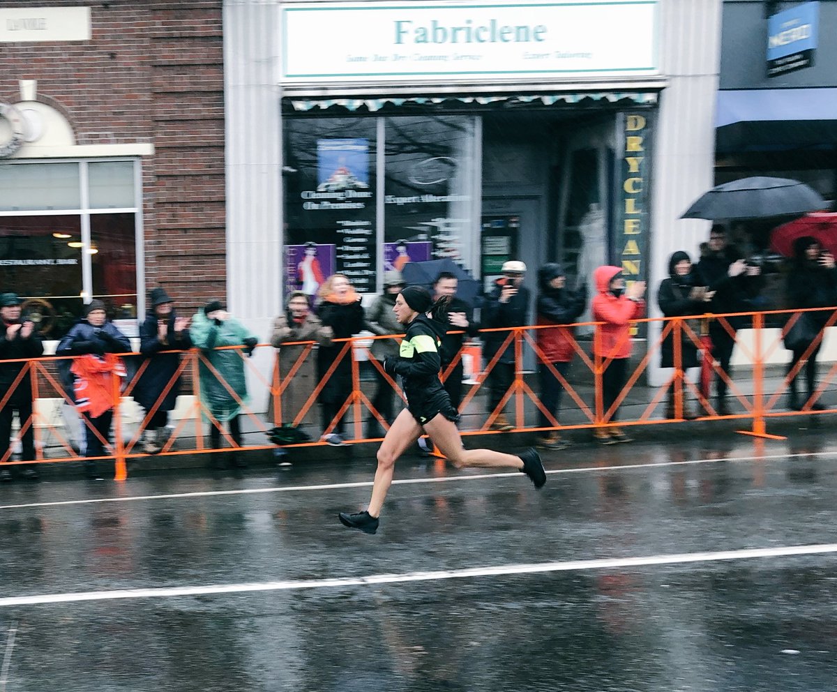 maimaifleur's tweet photo. It was amazing to watch @des_linden pass through Washington Sq in Brookline to become the first American woman in 33 years to cross the @BAA Boston Marathon finish line https://t.co/9jQtxD07bo