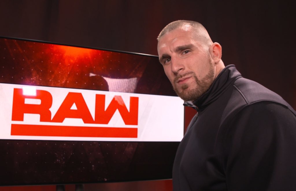 chels_kline's tweet image. My boy @MojoRawleyWWE is on Raw ❤️❤️❤️❤️ #MojoRising