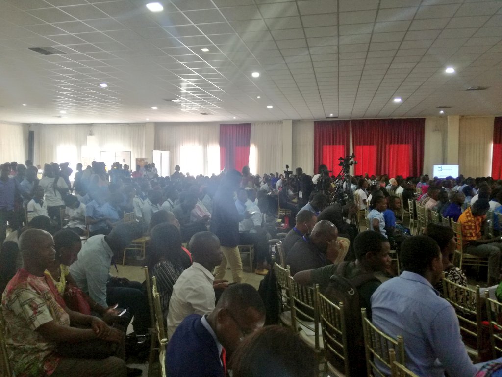 elbahdara's tweet photo. Il ya du beau monde à la 1ère journée de la #SemDuNum18
Le 1er panel commence bientôt "Transformation Numérique en Afrique"

#kibaro #team224 #Guinee #Entrepreneuriat #Numerique #Afrique @Teliwel @moudjames23 @ablogui @APIP_Guinee @GouvGN @abdrahmane_d @elbahdara @semainedunumgn https://t.co/iqFVYJ6jmX