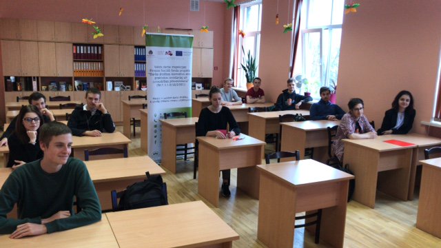 arodbiedribas's tweet photo. Å odien LBAS darba aizsardzÄ«bas konsultants izglÄ«to RÄ«gas TirdzniecÄ«bas profesionÄlÄs vidusskolas audzÄkÅus. #PROFS2018 https://t.co/7BHQAEWGuV