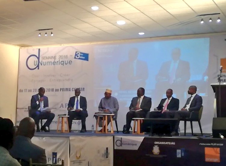 elbahdara's tweet photo. Panel #1 : "La transformation numérique en Afrique".
De bons profils autour de la table.
Voyons voir ce qu'ils ont à nous dire.

#SemDuNum18 #kibaro #team224 #Guinee #Entrepreneuriat #Numerique #Afrique #Innovation #Tech #Digital https://t.co/VxHO93zfgF