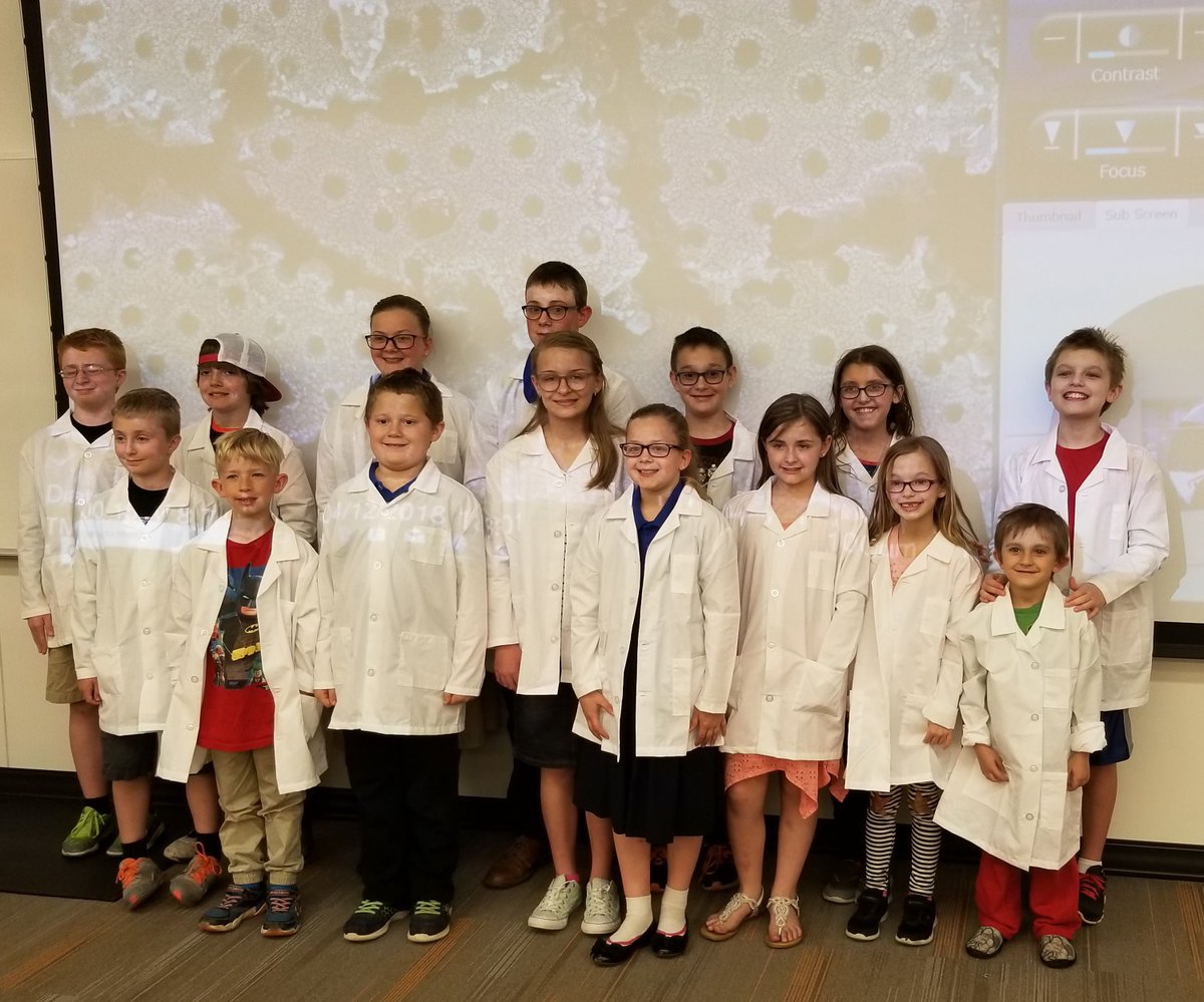 BMeekAnatomy's tweet photo. Kid's Night with a Scanning Electron Microscope @OSUCHS Elementary students from Adair, Broken Arrow, and Tulsa some from @OklaUglybug Winners.  Two table Hitachi microscopes operated by Marine Reef International and OU, Thanks to Linda &amp; Preston. Foldscope &amp;  Plant fluorescence https://t.co/Nit8zAHCVF