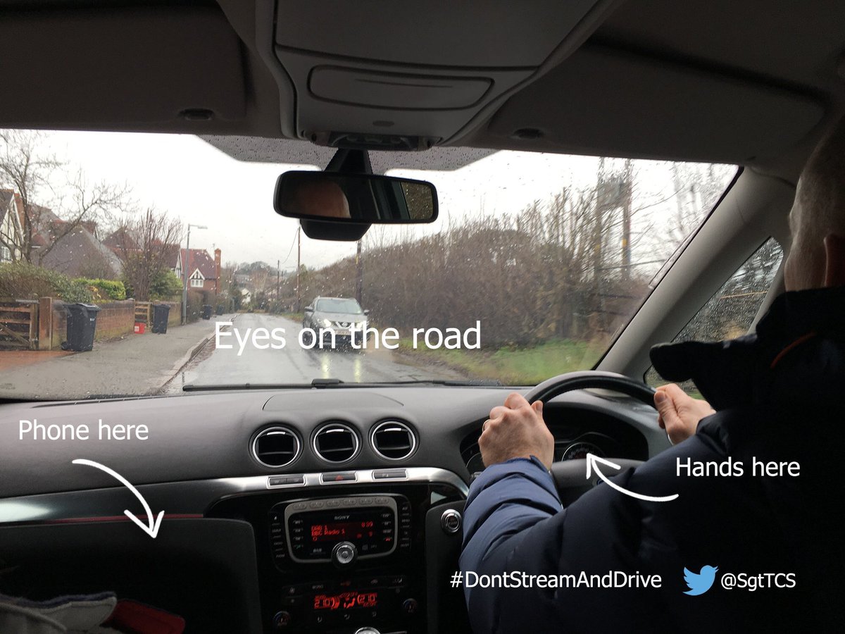 SgtTCS's tweet photo. Simple pictogram for anyone struggling with what to do whilst driving. #DontStreamAndDrive https://t.co/qhmD5QwTKb