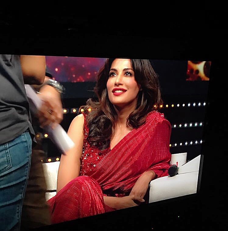 IChitrangda's tweet photo. On sets for #didlilmasters4 styled by #stylecell #lakshmilehr Muh #kajolmulani ❤️ #redlipclassic #redcoloroftheday https://t.co/N7jSsc2dYJ