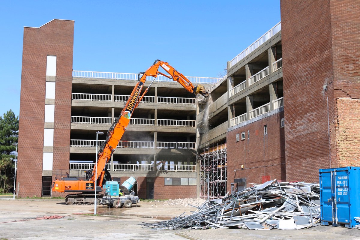 adurandworthing's tweet photo. Demolition of Teville Gate is well underway...

With the power to the site being cut-off towards the end of last week, contractors can now begin demolishing the third floor of the car park. https://t.co/bBpJUPKHua
