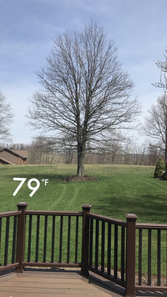 VernMcnasty's tweet photo. How are these even two days apart??? #PAprobs https://t.co/VsZIPg8Lwb