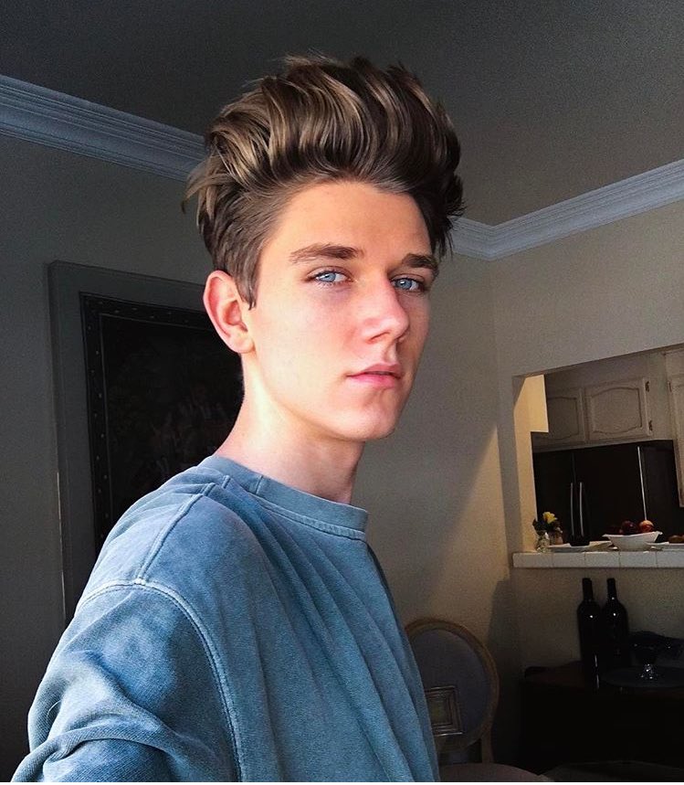 keypers_forlife's tweet photo. HAPPY BIRTHDAY @DevanKey!!! I hope u have a great one. ❤️❤️❤️ https://t.co/V5YjYHr1bb