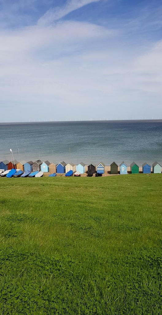 EmilyMa29787961's tweet photo. My lovely #dogwalk along #hernebay #beach today. #beachhuts #seaside #sunny #dogwalking #working #franksdgcs #dogfriendly #Dog #businesswoman #lovemyjob #lovedogs #businessowner #whitstable #doggroomer #dogtrainer ❤ https://t.co/eYAG6VDN3M
