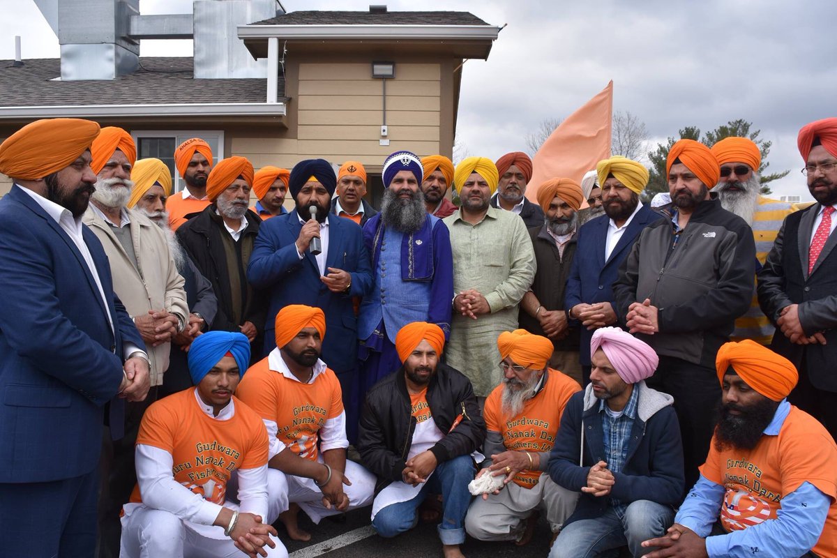 SikhsPAC's tweet photo. Happy #VaisakhiDay 2018!  It was a beautiful day to celebrate 319th anniversary of the Creation of Khalsa at the Gurdwara Sahib in Fishers, Indiana! https://t.co/ij5Q7ToIEb