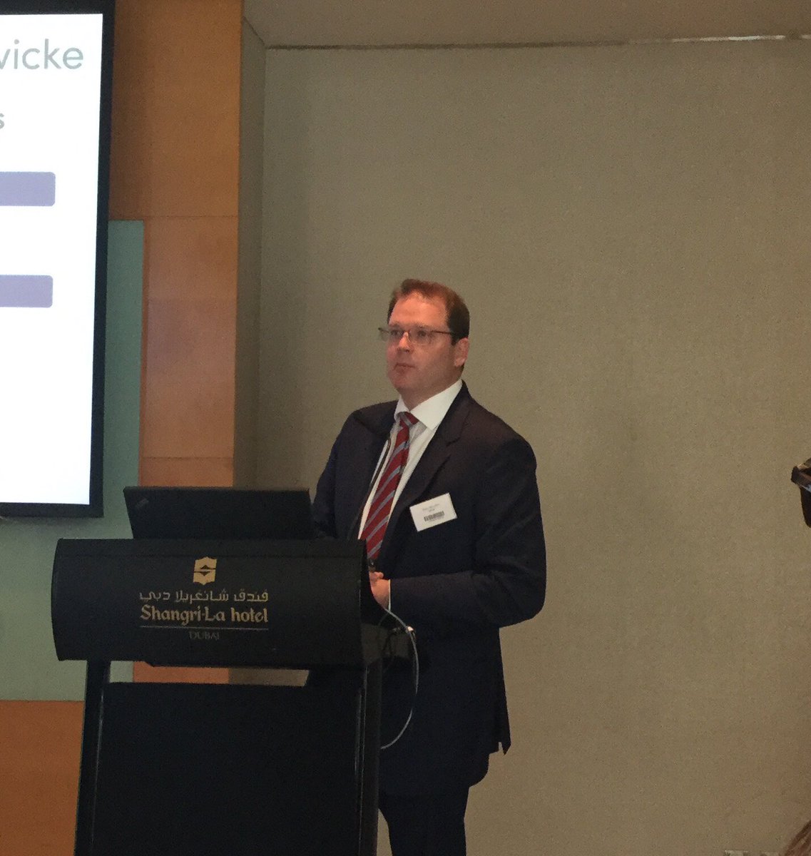 LimesladeC's tweet photo. Beau @HFW_Law observes @DIFC has been a great success. Benefits: certain outcomes, discretion to borrow from common law, MoUs with other courts, and single appeal court. More on DIFC: https://t.co/Jyz9mS5A27 @hardwickelaw #CommercialMasterclass https://t.co/tse5Ab7TyV