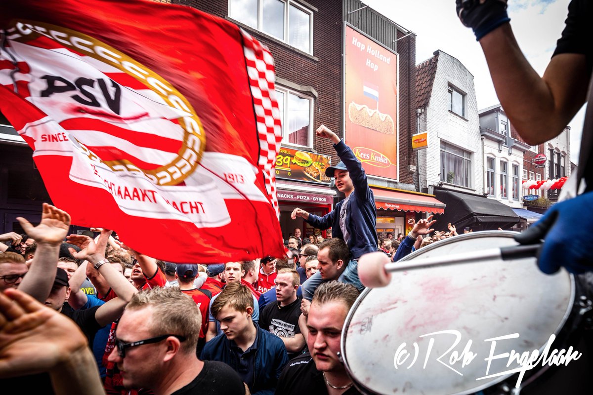 #drukte in het centrum van <a href="/gem_Eindhoven/">gemeente Eindhoven</a> voor #psvaja. <a href="/omroepbrabant/">Omroep Brabant</a>