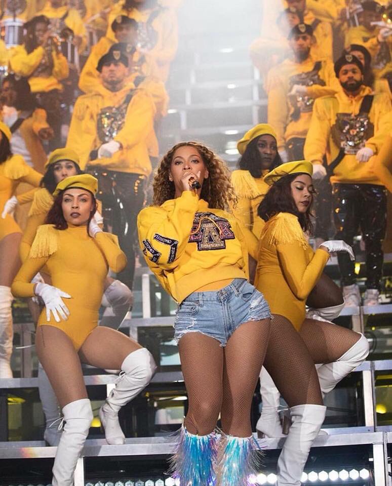 Jojo8701's tweet photo. Les twins 
Jay Z
Kelly and Michelle 
Solange 
And a motherfucking Beyhive
You did it Queen 👑 
You took Coachella and made it your bitch!!!
Beychella 🐝🐝🐝🐝🐝🐝🐝🐝🐝🐝🐝🐝 @Beyonce https://t.co/XEcBqzrj3U