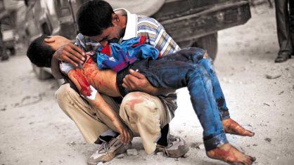 Novo ataque com armas químicas expõe os horrores de uma guerra genocida que em sete anos causou mais de 400 mil mortes e gerou 5 milhões de refugiados. Enquanto o conflito não dá sinais de trégua, crescem as ameaças de uma intervenção dos Estados Unidos
istoe.com.br/holocausto-sir…