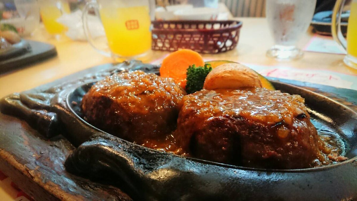 fab_ND5RC's tweet photo. 本日のファブTRGにご参加頂きありがとうございました♪
キャンセルも出ましたが、最終的に計7台のロードスターが集まり、天気も傘が要らないくらいの小雨で最後はスカッと晴れて良かったです(´∀｀)
次回のファブTRGはグループLINEの方で挙げた内容になるのか分かりませんがまたよろしくお願いします♪ https://t.co/qMrEfYyuh1