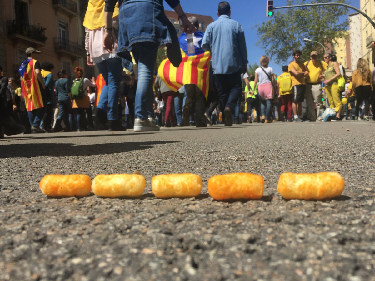 JordiLap's tweet photo. Barricadas en Barcelona! https://t.co/FcV0ca52U7