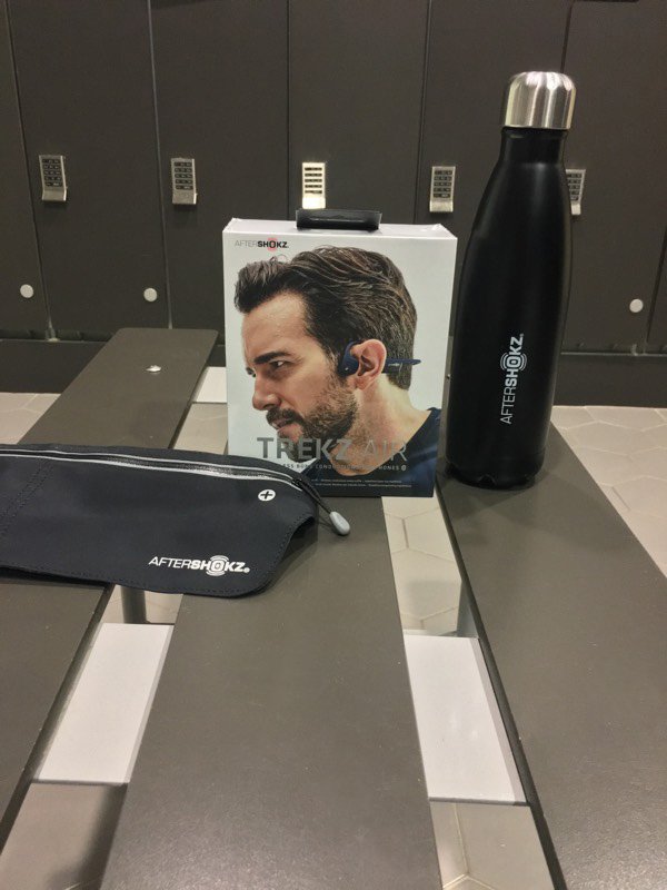 UKRunChat's tweet photo. RT this and follow @AfterShokzUK to be in the Sunday 15th April 9pm draw to be the 1 lucky winner of:
A pair of AfterShokz Trekz Air headphones 
An AfterShokz branded running bum bag
An AfterShokz branded drinks bottle 
#ukrunchat #BeOpen #GetInvolved https://t.co/q6pJnmmxJ8