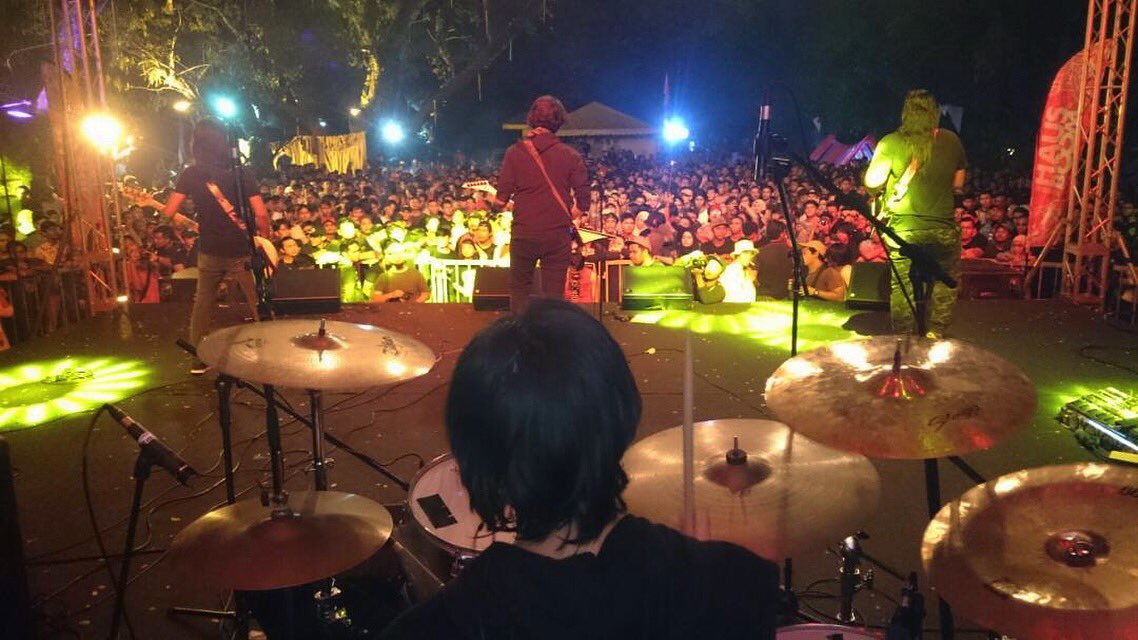 modreadband's tweet photo. Great event, nice venue, you guys are awesome! Thank you for your support & thank you for the opportunity @herrihamid @weekendatthepark ! ππ»ππ»ββοΈ
To all bands, itβs such an honor to share the stage with you all! π€π»
#weekendatthepark #ipoh #perak #kintariverfront https://t.co/JxWIa42UnN