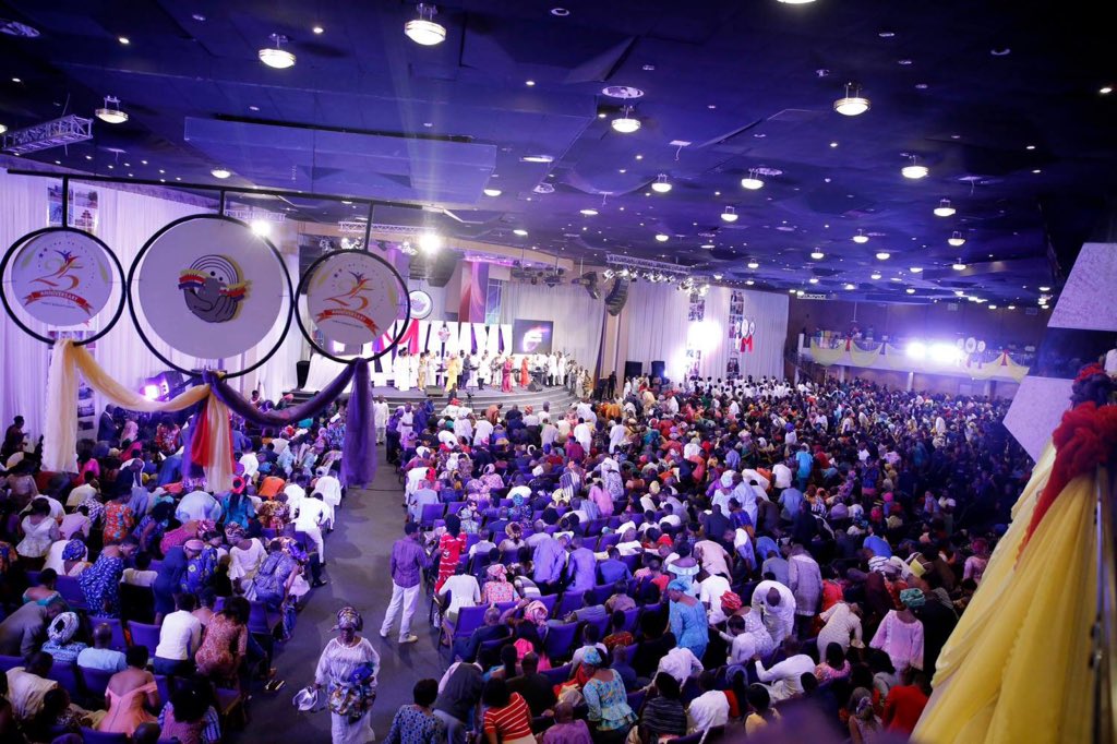 FWCAbuja's tweet image. The atmosphere is electrifying as we dance and celebrate God's favour upon Family Worship Centre. #MyFWCStory #FWCat25 #StartedFromBottom