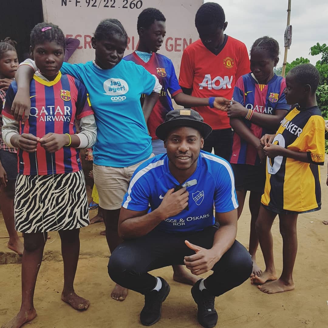 christobimu's tweet photo. Hoppas att deras rop kan höras över hela världen🇸🇪J'espère que leur cris peuvent se faire entendre partout dans le monde🇫🇷🇨🇩 #insamlingtillkongo #barnhem #orphelinat #lescrisdesenfants https://t.co/nkt7qppFjZ