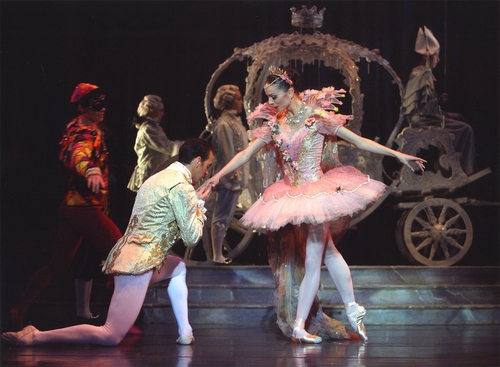 victorworldfilm's tweet photo. คืนนี้ได้ตั๋วดูบัลเล่ย์ ดนตรีของ Sergei Prokofiev เรื่อง "Cinderella" #Marinsky #Ballet https://t.co/xjfVxRzojv
