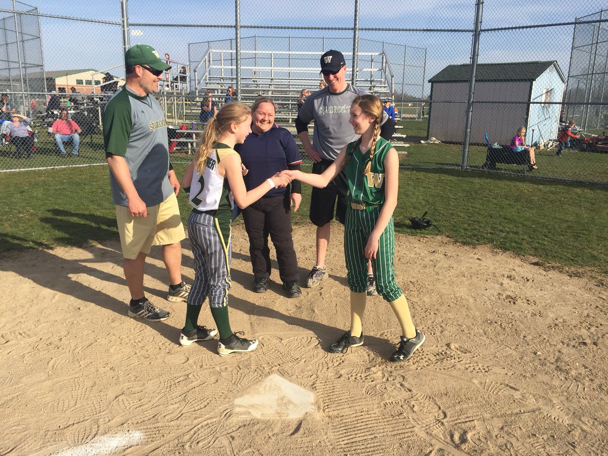 Rocks07Softball's tweet photo. It’s a battle of the Stormer sisters at the first scrimmage of the season! https://t.co/kshCJz2zcR
