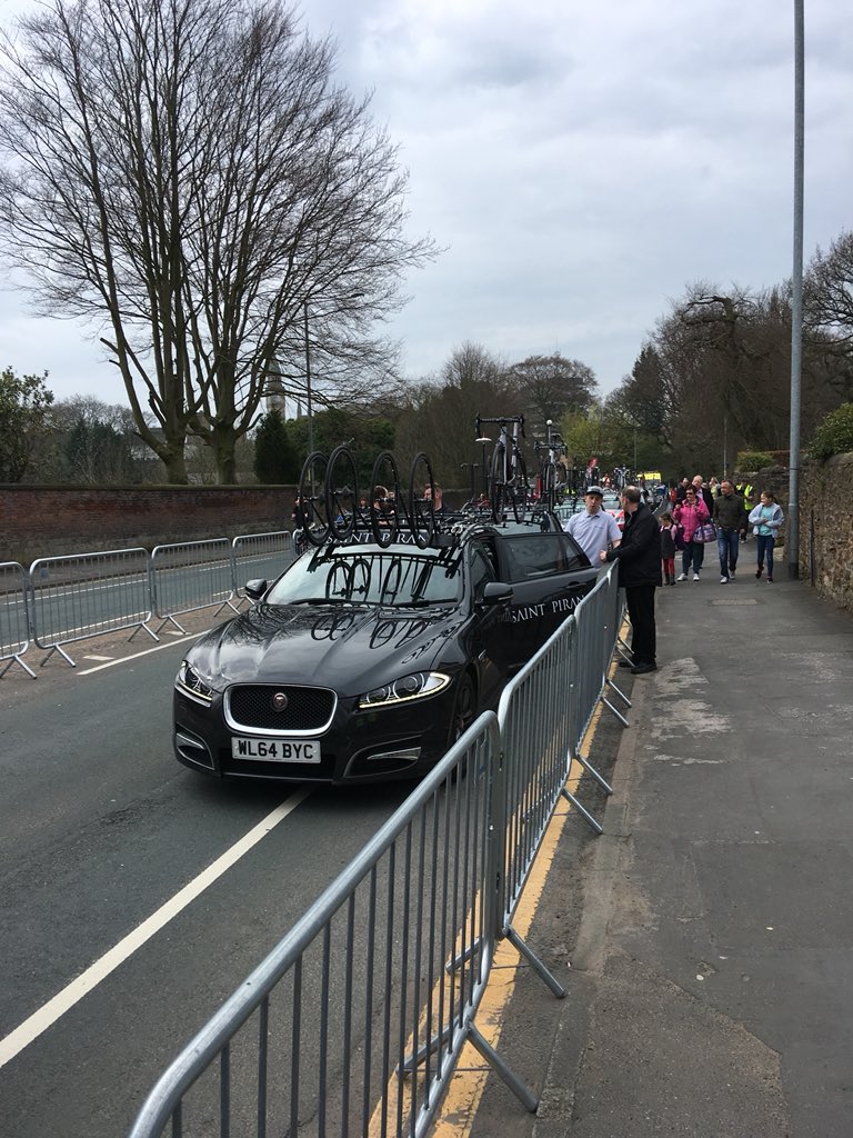 Nick105311's tweet photo. @saintpiran1 looking sleek at start of #ChorleyGP https://t.co/JpONUlvgj2
