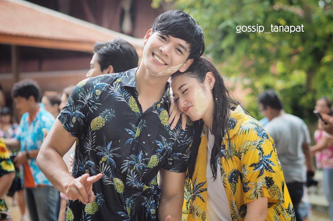 ITSARAJINDA2017's tweet photo. สงกรานต์ทั้งทีต้องมีสาว
มาอ้อนวอนเว้าซบไหล่
ท่องเที่ยวสงกรานต์ใกล้หรือไกล
ขอมีเธอข้างกายไปด้วยกัน
@Prakongyot
 #สังทองข์ #เขยลาว #ประคองยศ https://t.co/N5wLSDIu6S