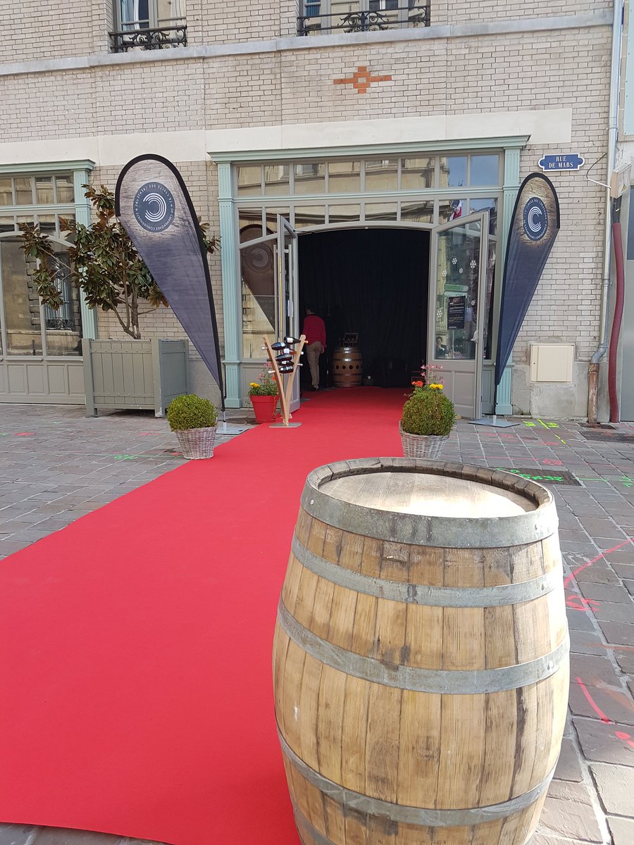 Welcome to our #Popup #Cellar !
Bienvenue dans notre #cave éphémère.
#Dégustation et #Masterclass de nos #champagnes confidentiels !