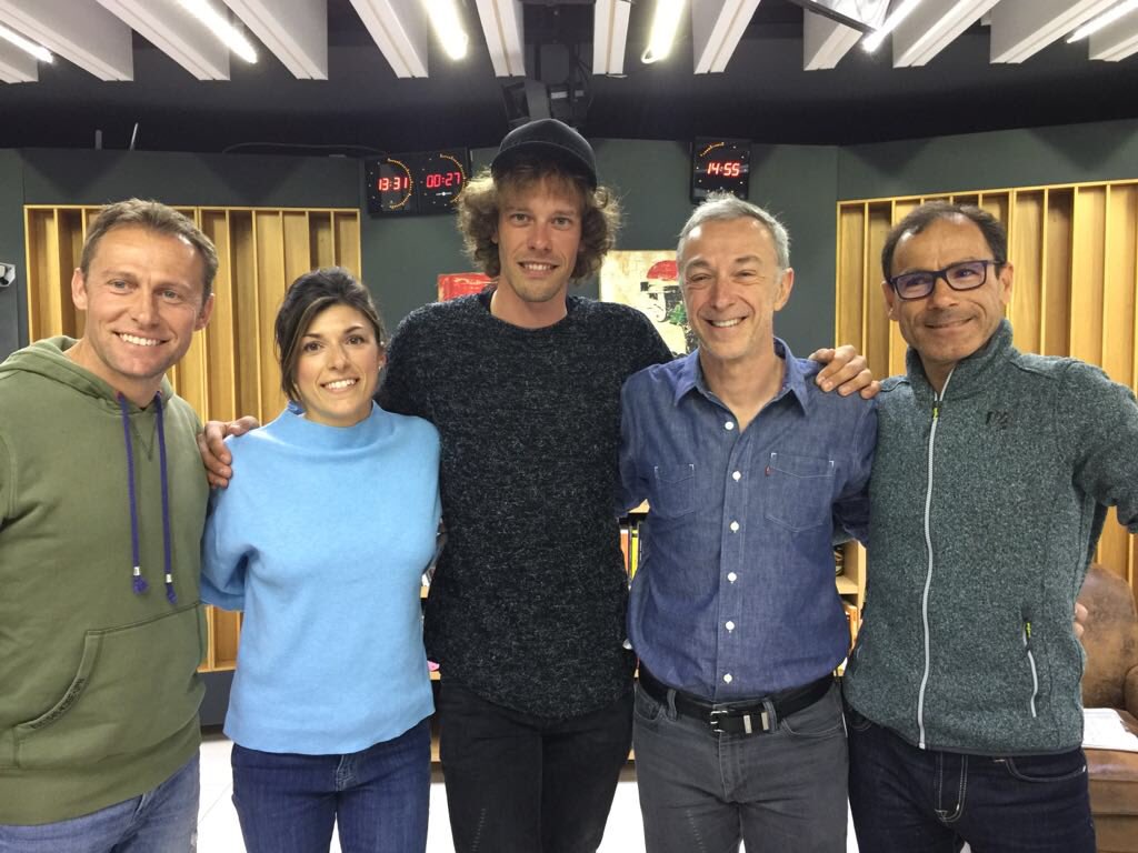 CasiraghiElena's tweet photo. Impossibile non esser suoi tifOSS . Oggi a @DeejayTrainingC con @Daniel87Oss #EquipeEnervit @radiodeejay https://t.co/JZJ195gHv0