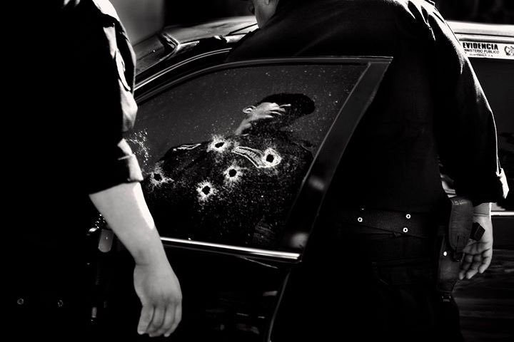 Ikonic_es's tweet photo. Javier Arcenillas  galardonado con el tercer puesto en el @WorldPressPhoto 
 en la categoria de Long Term Project!!!

Podrés disfrutar de su trabajo y asistir a su conferencia en las jornadas de Imaginaria  en Castellón el próximo 28 de abril, domingo, a las 11.15h. https://t.co/mUqzgJBO8W