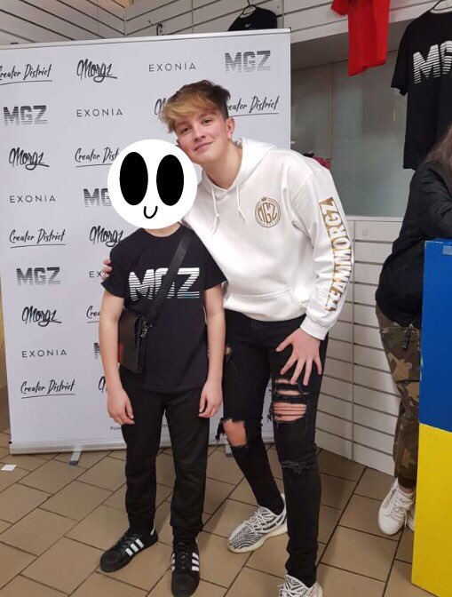 Timmyanimation1's tweet photo. I met morgz on Friday so happy 😁 https://t.co/EvxPXlnwZl