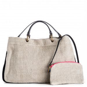 allwelovebags's tweet photo. El bolso Naomi  es justo todo lo que necesitas para tus looks casuales 
>>> https://t.co/RYo3uL0oDH #LineLovers #Moda #lifestyle #fashionstyle #madeinSpain https://t.co/UR5ue2H6cj