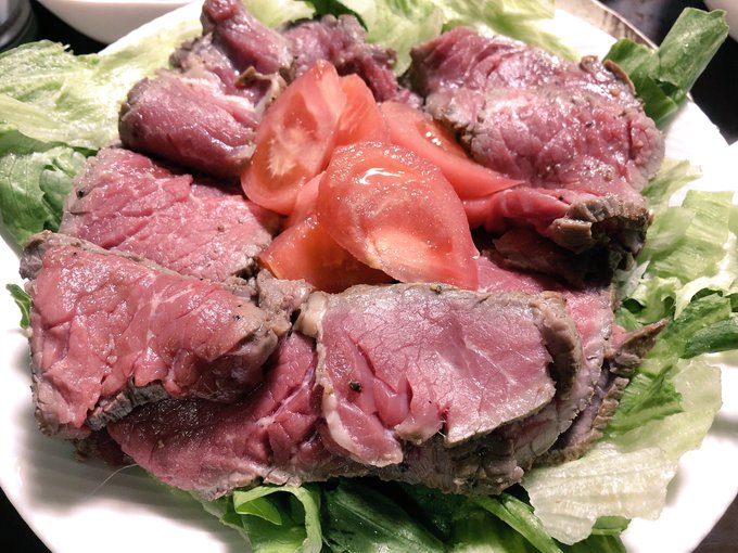 めっちゃ厚切りになったけどローストビーフできました(*'ω'*) 