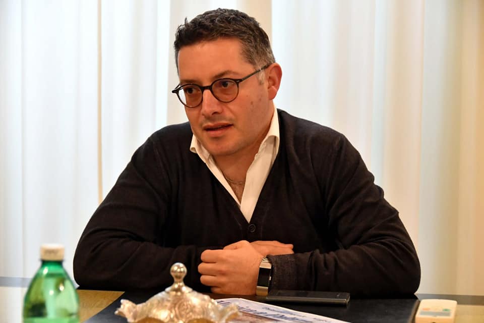 AssMusLaCroma's tweet photo. #Conferenza #stampa
#News #Musica
#MusicaaPalazzo #2018
#Rassegna #Concertistica
I Venerdì musicali del Palazzo Ducale #Massa
#concerti #live
1^appuntamento: 20 aprile ore 21.00
#ensemble #ancelibere
foto @paolanizza https://t.co/sJD6zfhKtR