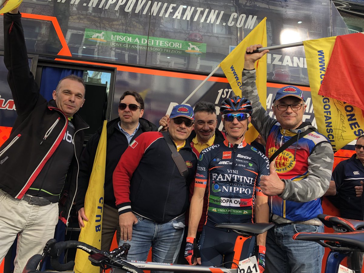 Grande tifo per <a href="/NIPPO_Fantini/">NIPPO Vini Fantini Faizanè</a> e <a href="/DCunego/">Damiano Cunego</a> all <a href="/Amstelgoldrace/">Amstel Gold Race</a>