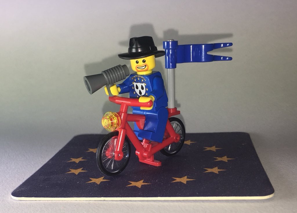SODEMAction's tweet photo. Come on down to Parliament tomorrow 16.4.18. Bring your #Wheels4EU! Enjoy some #CakeNotHate &amp; take part in the #SilentChain. Bring flags, placards and of course your voices. It’s time to #StopBrexit! #SODEMaction https://t.co/KKfLV7YLY4