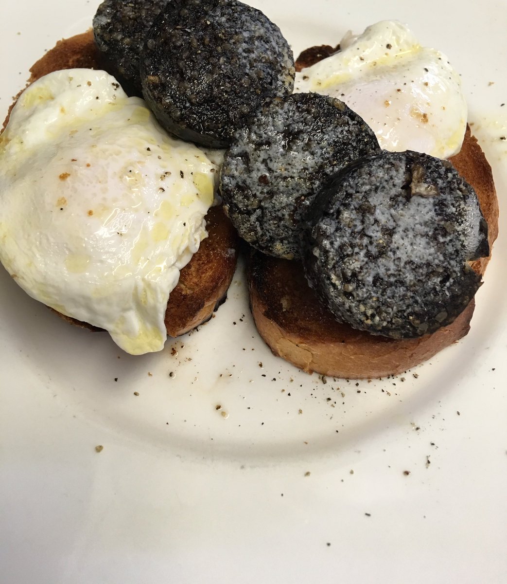 pascalBrasserie's tweet photo. #bonjour #Weymouth #BlackPudding and #PoschedEgg anyone , good Sunday to you x https://t.co/5EWbu8hQRE
