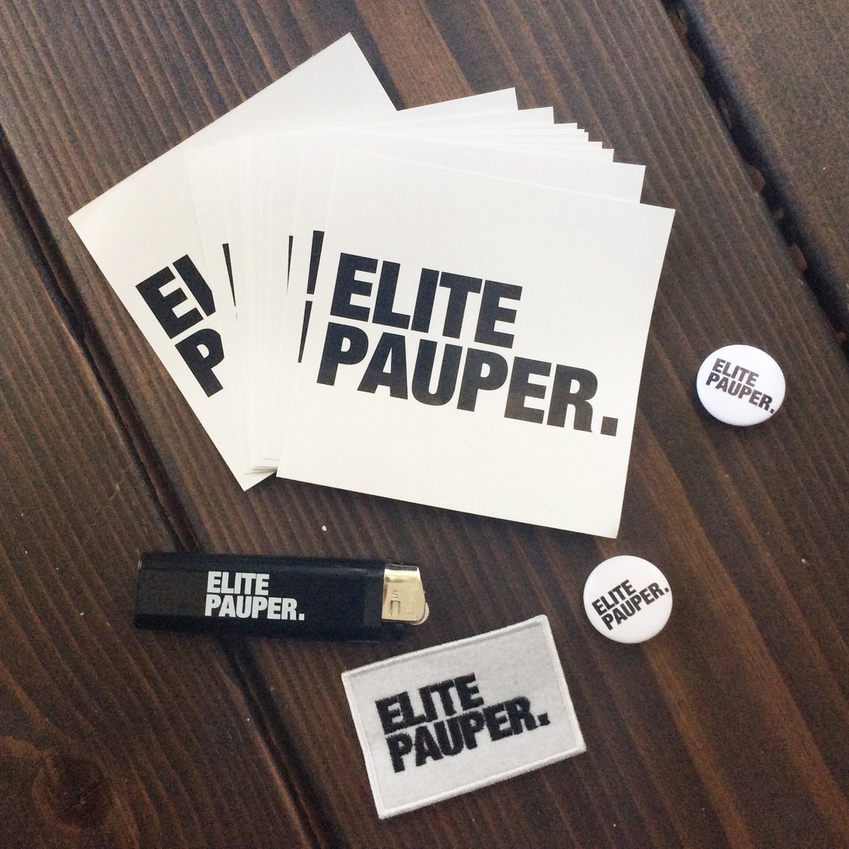 Fvankraaikamp's tweet photo. Dikke #BookstoreDayNL aanbieding op https://t.co/ah5Z5W1UwD. Koop tussen 13-16 april het Elitepauper Starterpack en krijg Elitepauper er gratis en voor nop bij. #gratisboek https://t.co/cmUKx42LBO