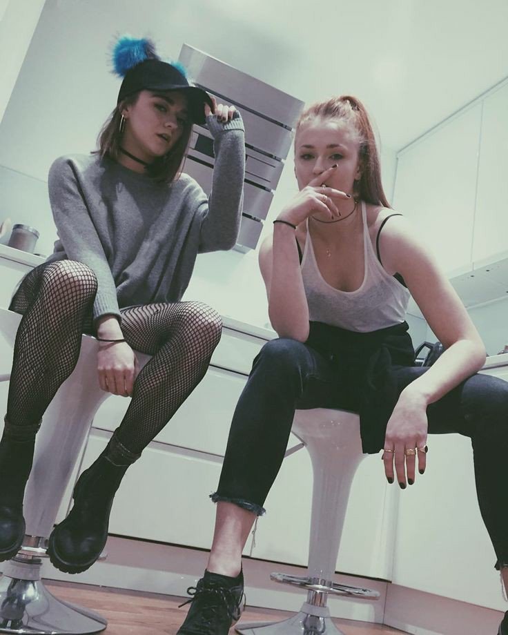 🎂| Happy birthday, <a href="/Maisie_Williams/">Maisie Williams</a> 💞🎉🎁💖