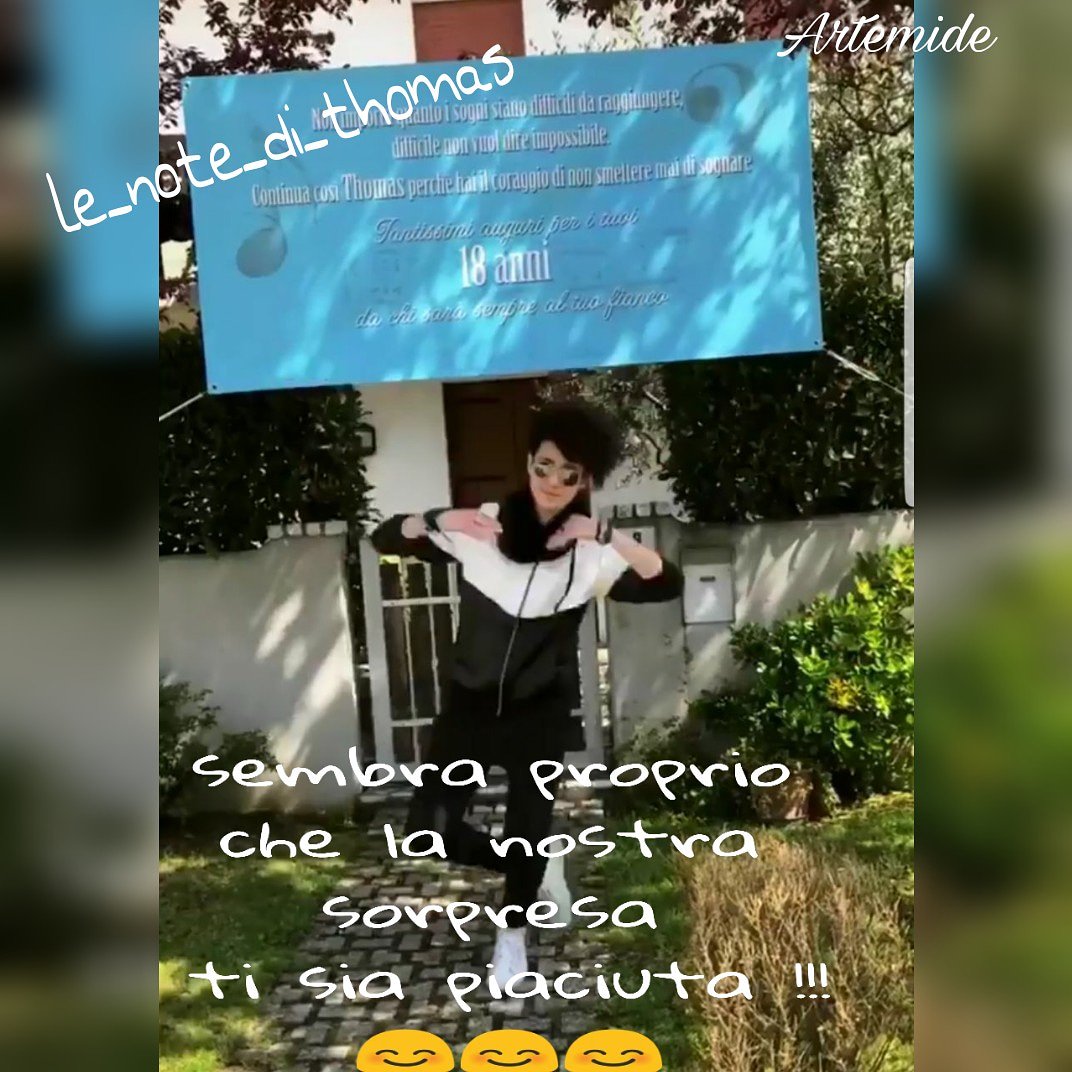 MariaNewlife67's tweet photo. Bello vederti felice della sorpresa @ThomasOfficial fatta da noi @LeNotediThomas ti vogliamo tanto bene ❤#Thomas18 #LeNotediThomas https://t.co/wVcgsKQ7kG