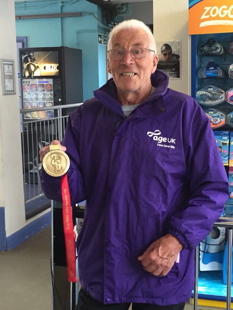 HamptonPool's tweet photo. John is running the @LondonMarathon again! This will be the 33rd time. 
How old is John? He normally says 76, but he is 87! 
That makes him the oldest runner in the marathon this year.
He is running for @age_uk &amp; needs help to get some donations.
https://t.co/8sVRReuBsk https://t.co/A55TXnO9TS