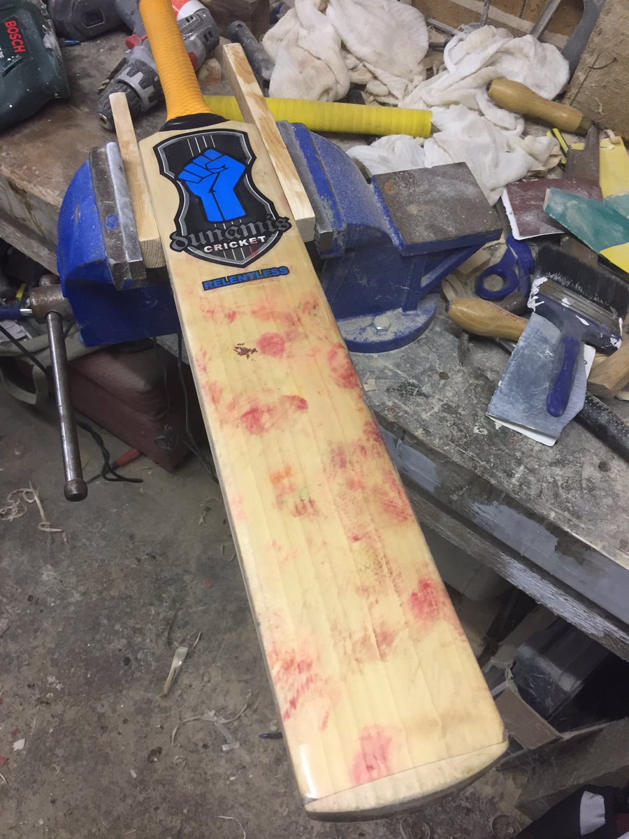 cjicricketuk's tweet photo. Nice little refurb on this bat ! Another 10 to go ! #cji #batrefurbs #bournemouthcricketshop #sundaymorning #dorset #bournemouth https://t.co/eaJxM4XfN3