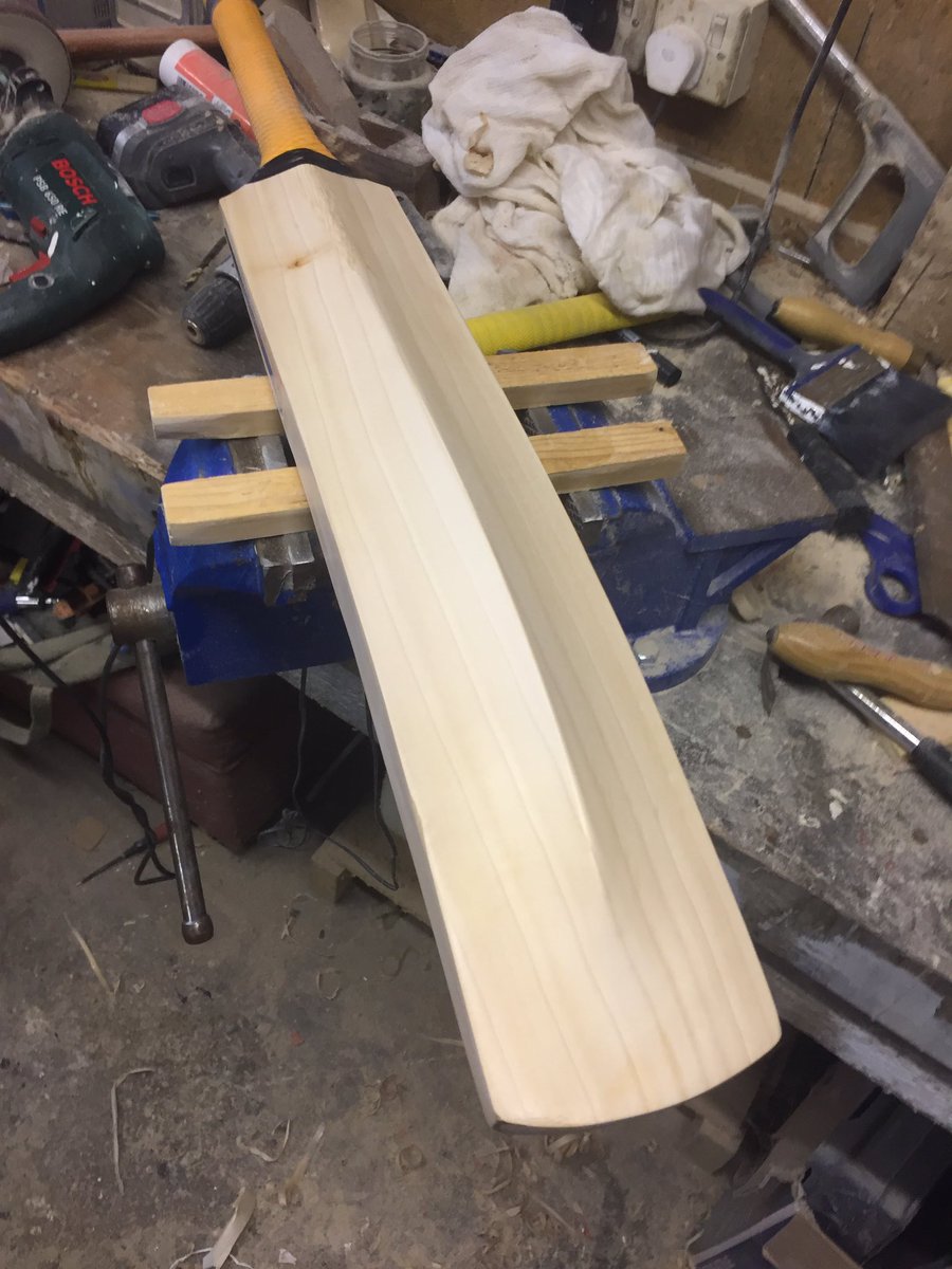 cjicricketuk's tweet photo. Nice little refurb on this bat ! Another 10 to go ! #cji #batrefurbs #bournemouthcricketshop #sundaymorning #dorset #bournemouth https://t.co/eaJxM4XfN3