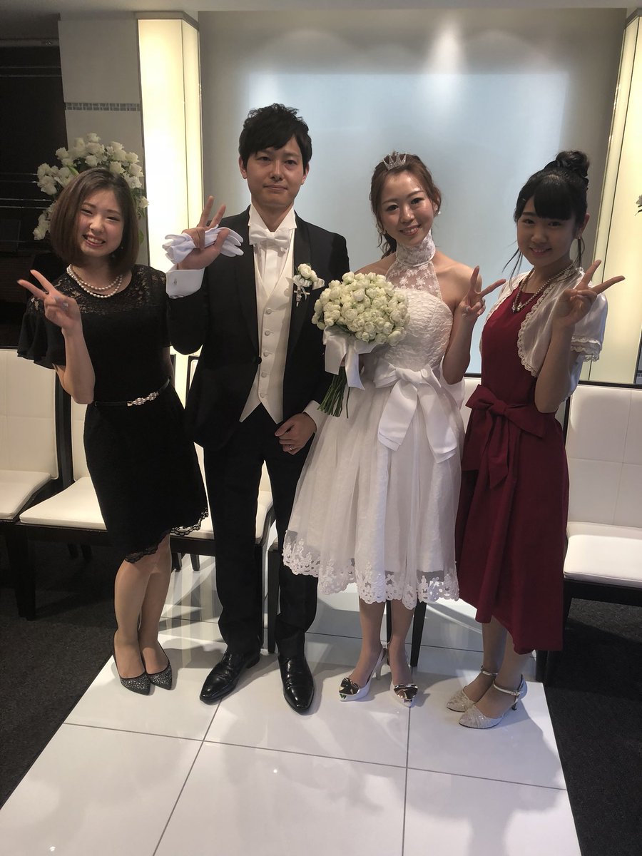 ちーひ いとこの結婚式素敵だった おばあちゃんに ちーちゃんは小林家一番の孫だからね おばあちゃん生きてるうちに花嫁姿見せてね と言われ おじいちゃんに あと3年以内に結婚してね って言われたからもう私全力で結婚相手見つけます