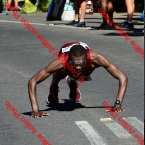 TsepisoNzayo's tweet photo. My TWO OCEANS MARATHON FUN moments #RunWithTsepiso #WeRunToInspire #RealGijimas #WeAreDoingIt #OMTOM18 #OMTOM2018 https://t.co/PwhJacAGYQ