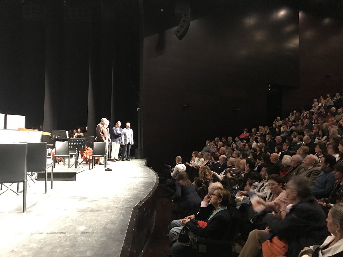 MargaNV's tweet photo. A punto de empezar el primer concierto de la Jove Orquestra Rotària de Mallorca @JoveOrqRotaria @juniperoserraRC @RCPAlmudaina https://t.co/AfzCMStwa0