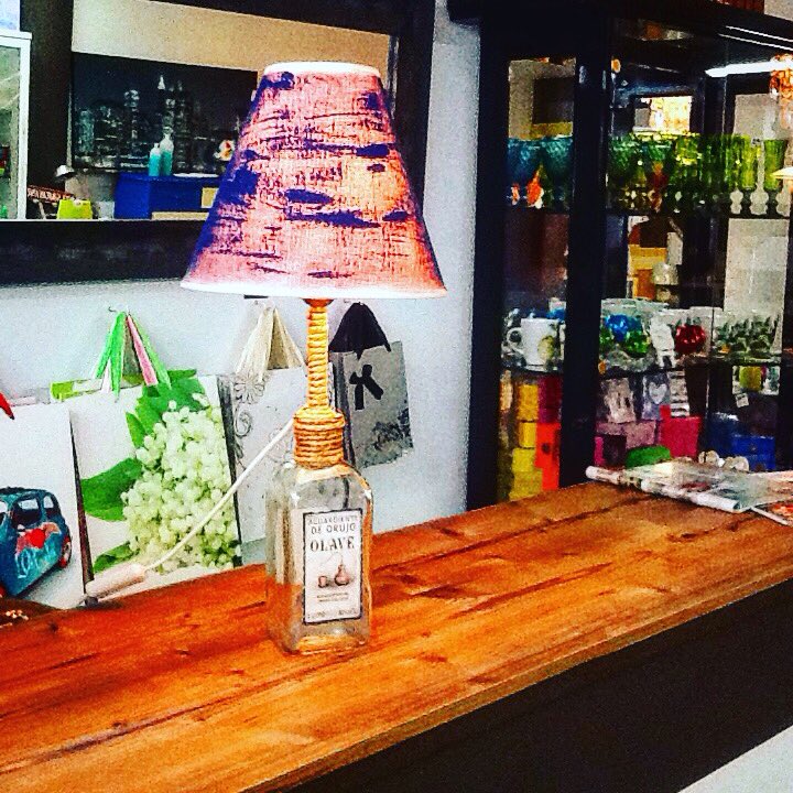HSHCalafell's tweet photo. En #homesweethome #calafell trabajamos con el corazón para hacer lamparas tan personales como esta, puede iluminar tu hogar por solo 45'90€
#hechoamano https://t.co/6YxQmjBwM0