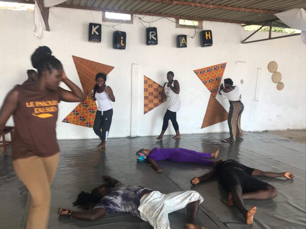 PetitTonton2's tweet photo. Une bonne semaine d'ateliers de théâtre et danse aux STUDIOS KIRAH,avec Soulbang's,Manamba Kanté Bangoura,Bébé Baya,les comédiens de la Muse https://t.co/kfWAt1t1nN